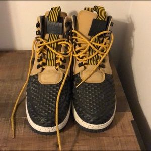 Men’s Nike boots